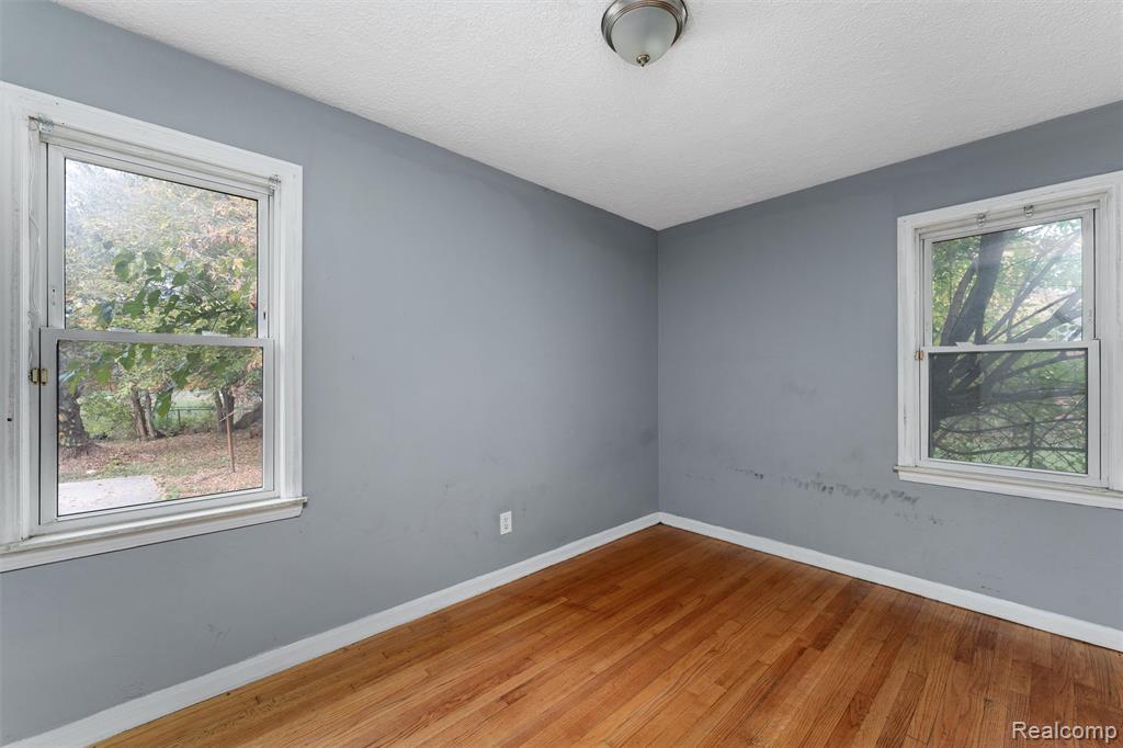 9035 Braile, Detroit, MI 48228 — Photo 13