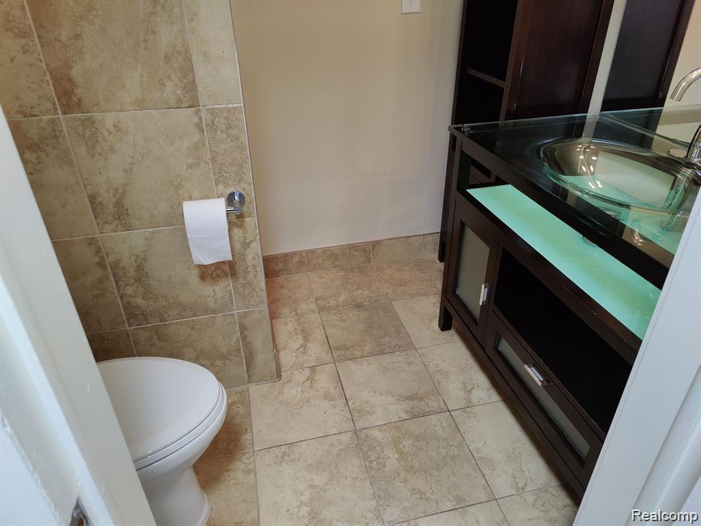 433 FOX HILLS Drive S, 3, Bloomfield Hills, MI 48304 — Photo 19