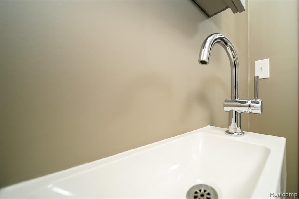 7244 FISHER Avenue, Warren, MI 48091 — Photo 33