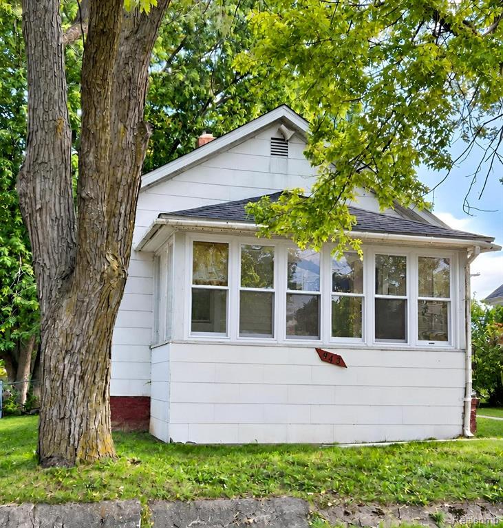 943 Stocker Avenue, Flint, MI 48503