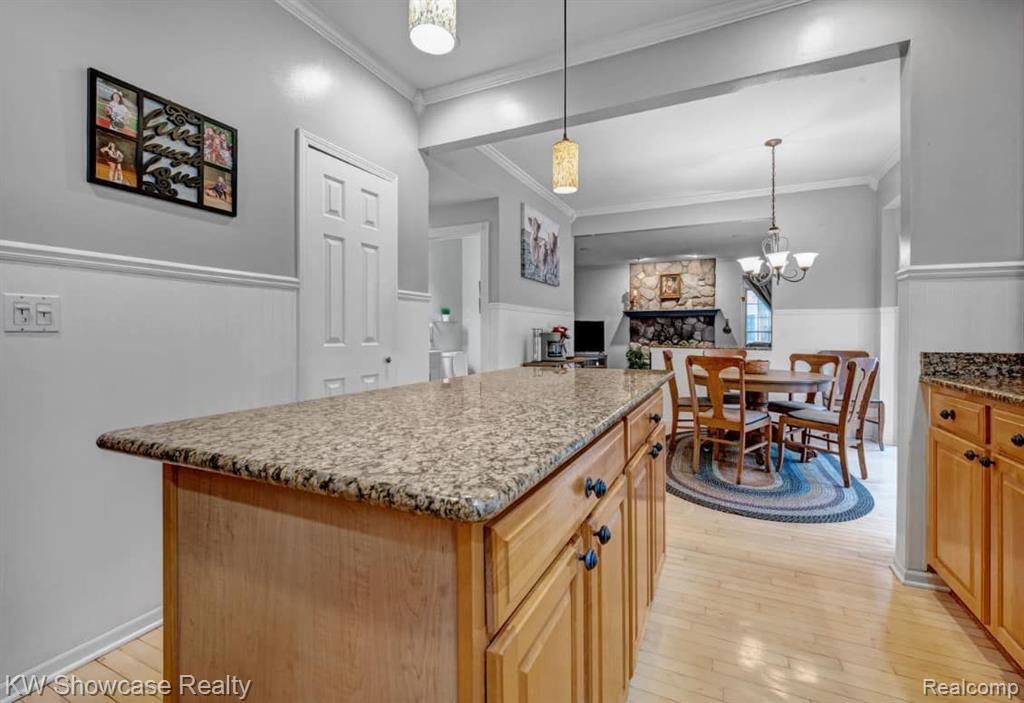 585 TIMBER RIDGE Drive, Highland, MI — Photo 6