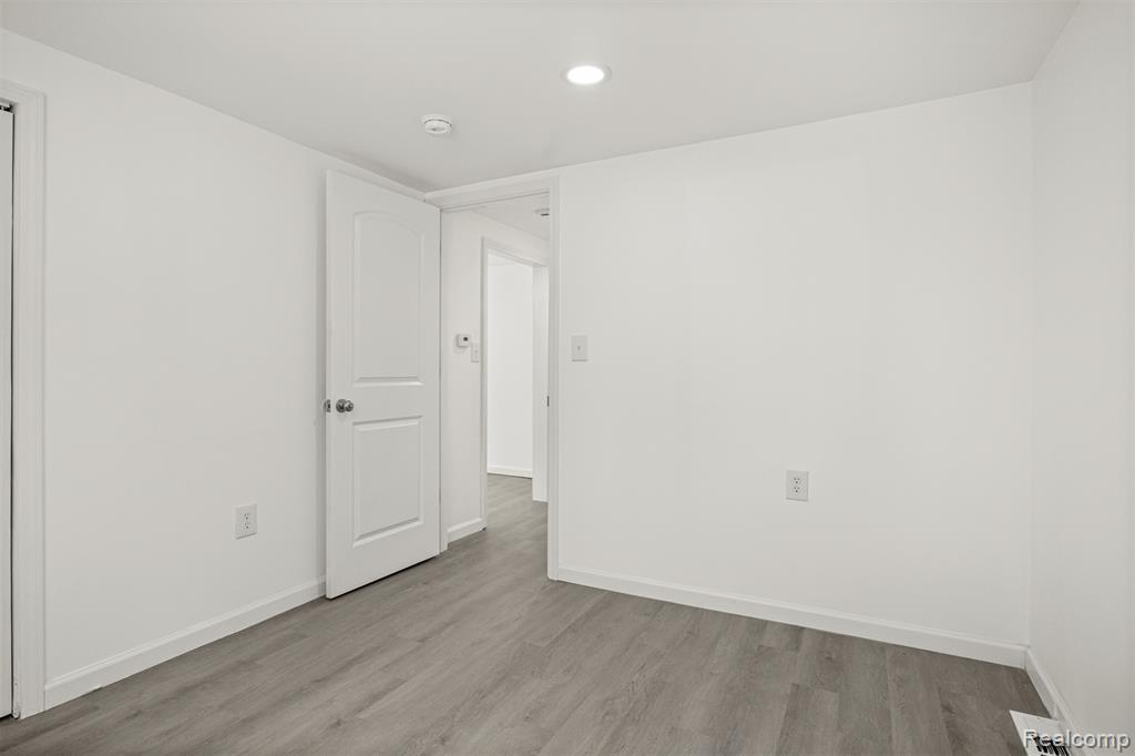 6071 Dexter Street, Romulus, MI 48174 — Photo 24