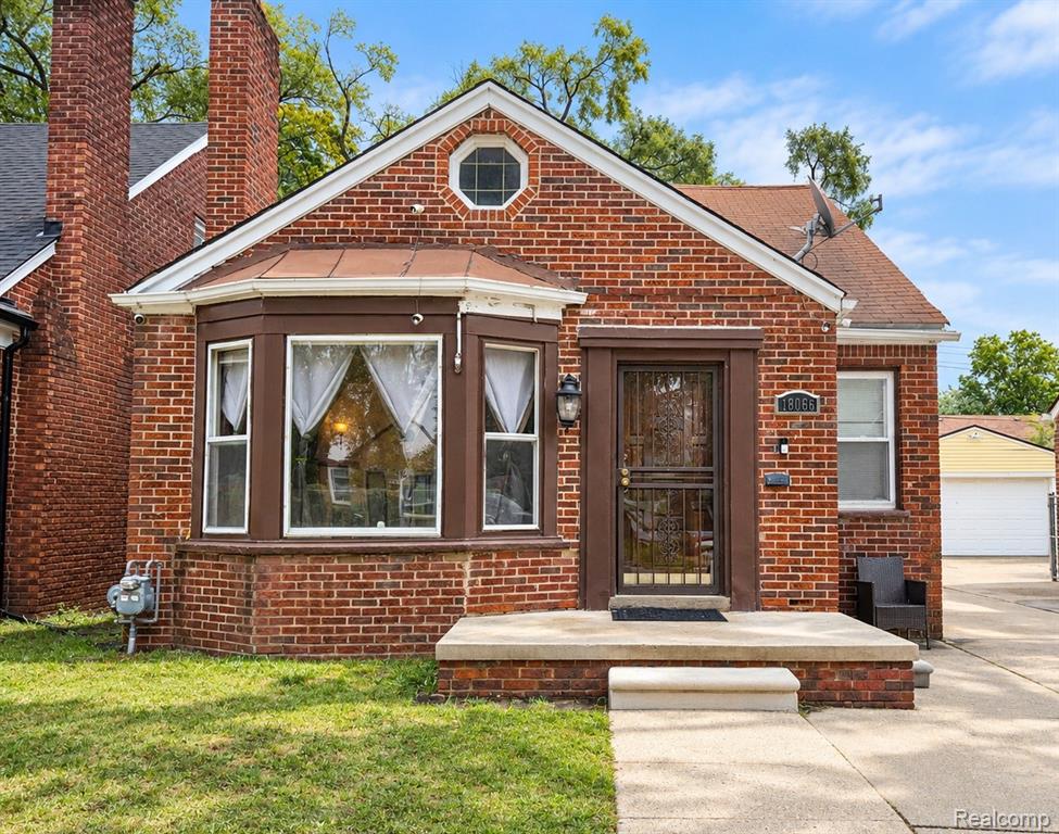 18086 Mendota Street, Detroit, MI 48221