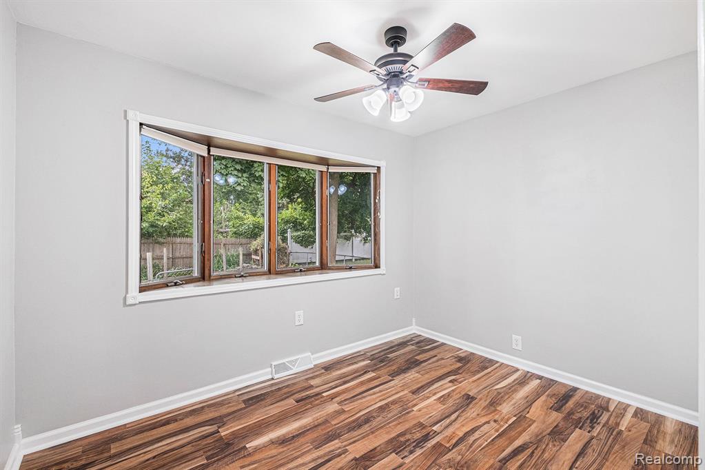 617 FOREST Drive, Fenton, MI 48430 — Photo 13