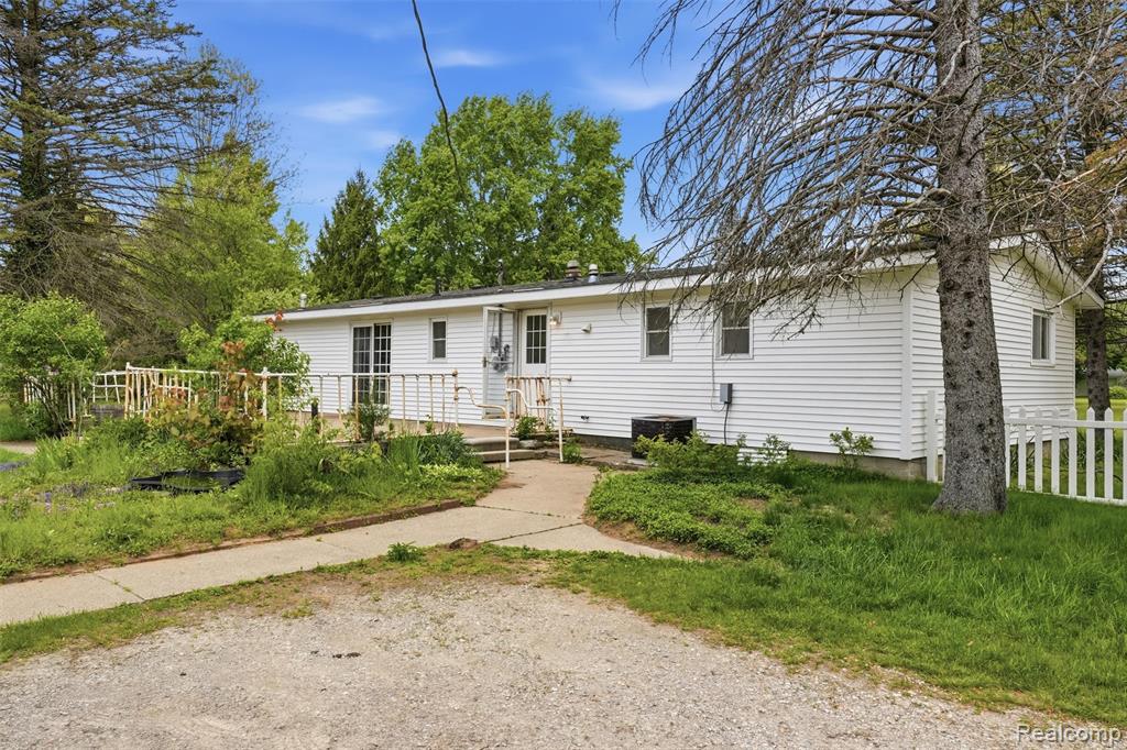 43625 Harris Road, Belleville, MI 48111 — Photo 33