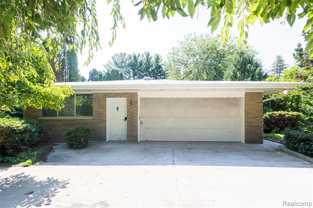 575 S Hemlock Road, Hemlock, MI 48626