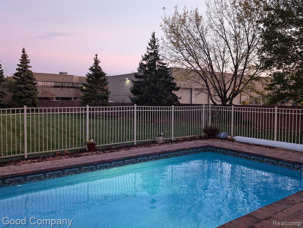 755 OAK POINT Lane, Madison Heights, MI 48071 — Photo 71