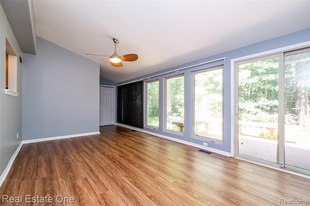 4079 Cumberland Court, Commerce Twp, MI 48390 — Photo 25