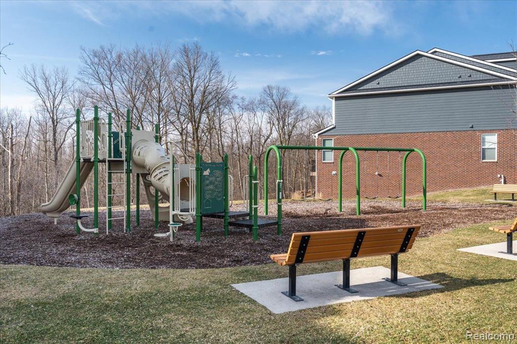 43646 CHANCELLOR Lane, Novi, MI — Photo 30