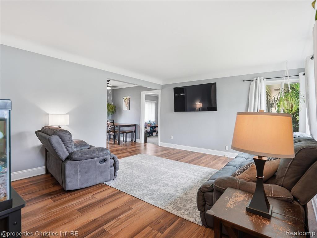 52735 Washington Street, New Baltimore, MI 48047 — Photo 4