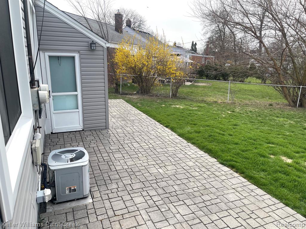 4103 GRANDVIEW Road, Royal Oak, MI 48073 — Photo 13
