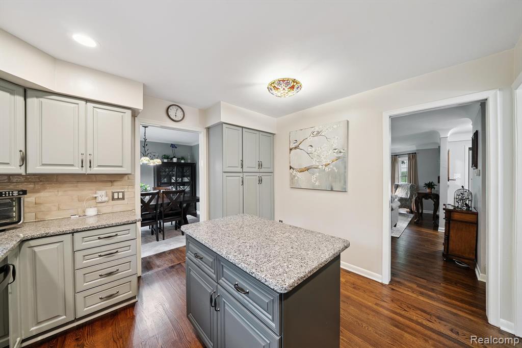 425 Kendry Avenue, Bloomfield Hills, MI 48302 — Photo 14