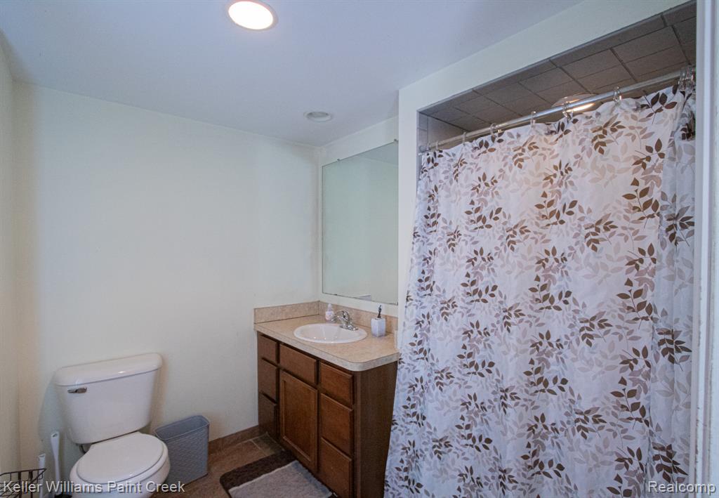 235 E Saint Clair Street, Almont, MI 48003 — Photo 13