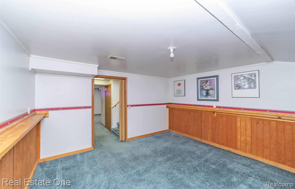 8260 ENGLEWOOD Drive, Clarkston, MI — Photo 48
