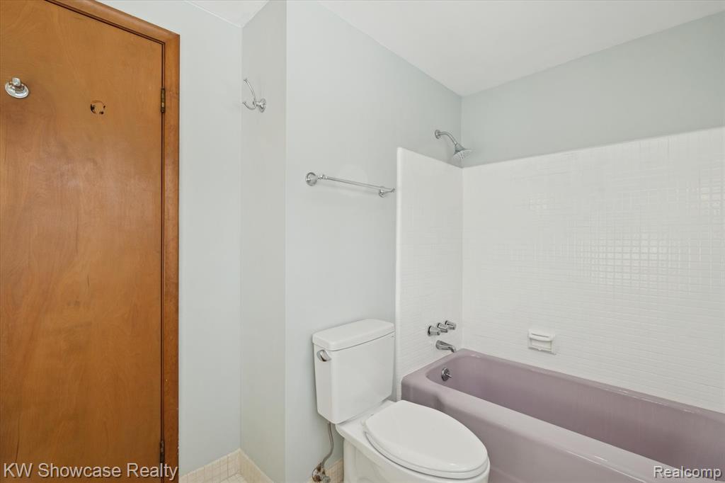5241 S Pebblecreek Road, West Bloomfield, MI — Photo 32