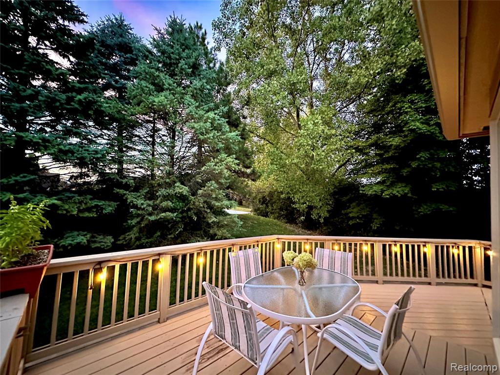 45964 Woodview Drive, Shelby Twp, MI 48315 — Photo 42