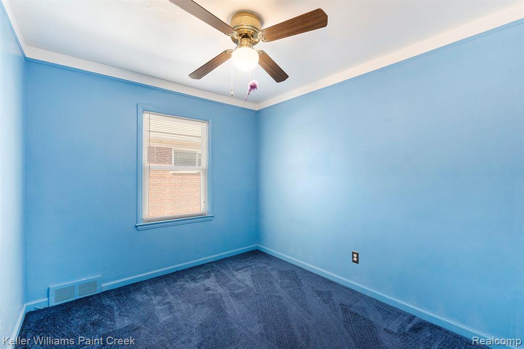 7258 Helen, Center Line, MI 48015 — Photo 8