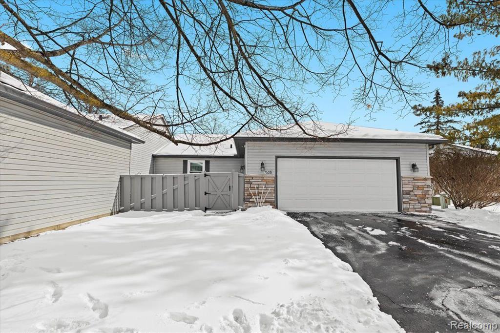 7530 RADCLIFFE, Brighton, MI 48114 — Photo 2