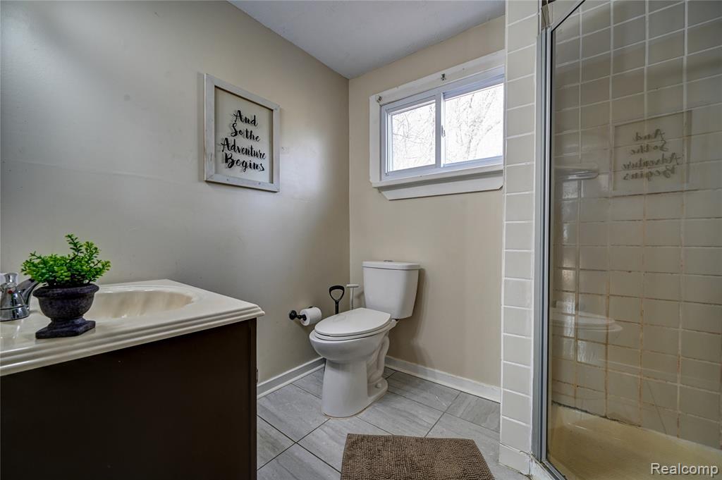 969 Dunreath Street, Walled Lake, MI 48390 — Photo 14