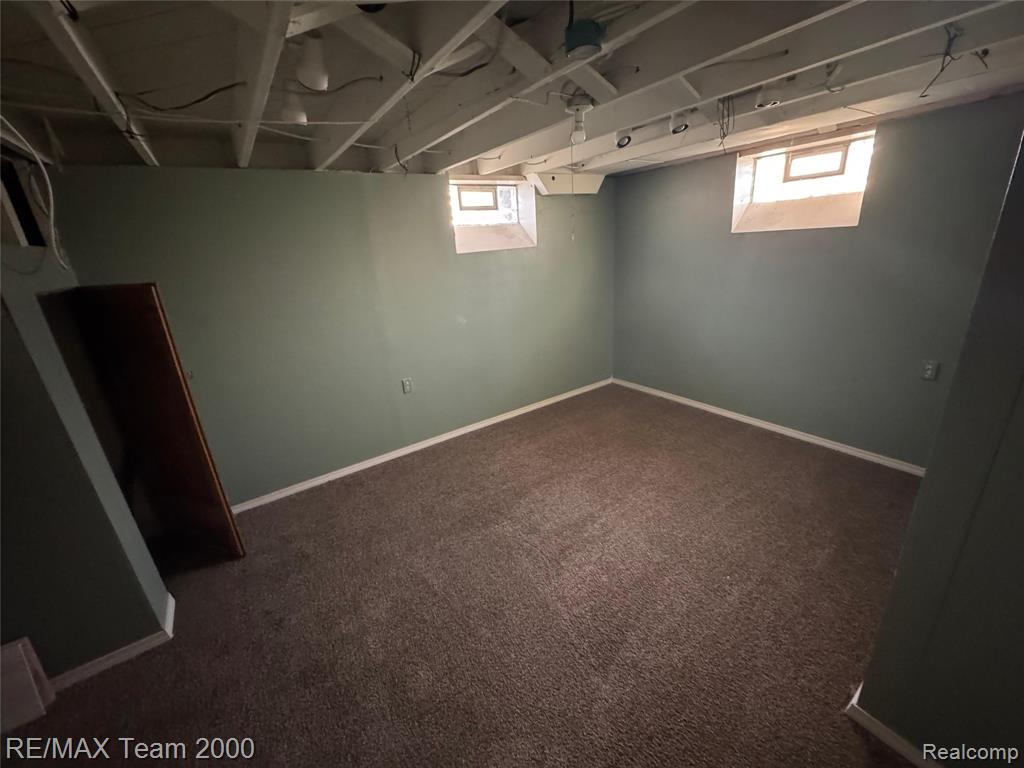 8401 Nightingale Street, Dearborn Heights, MI 48127 — Photo 11
