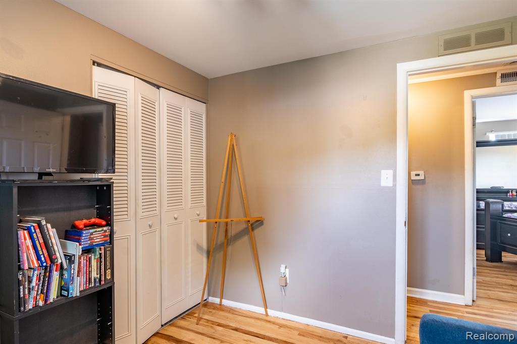 41210 PAIGN Drive, Sterling Heights, MI 48313 — Photo 16