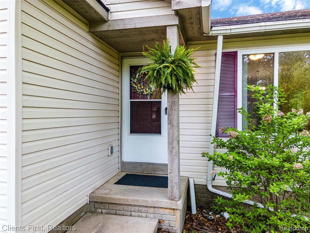 4840 Gilbo Avenue, Waterford, MI 48328 — Photo 4