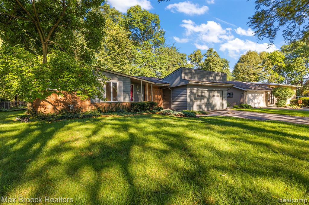 966 WOODLEA Street, Birmingham, MI 48009 — Photo 2
