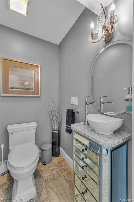 7660 Maceday Lake Road, Waterford, MI 48329 — Photo 48