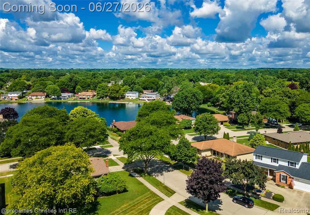 6805 Emerald Shores Drive, Troy, MI 48085 — Photo 47