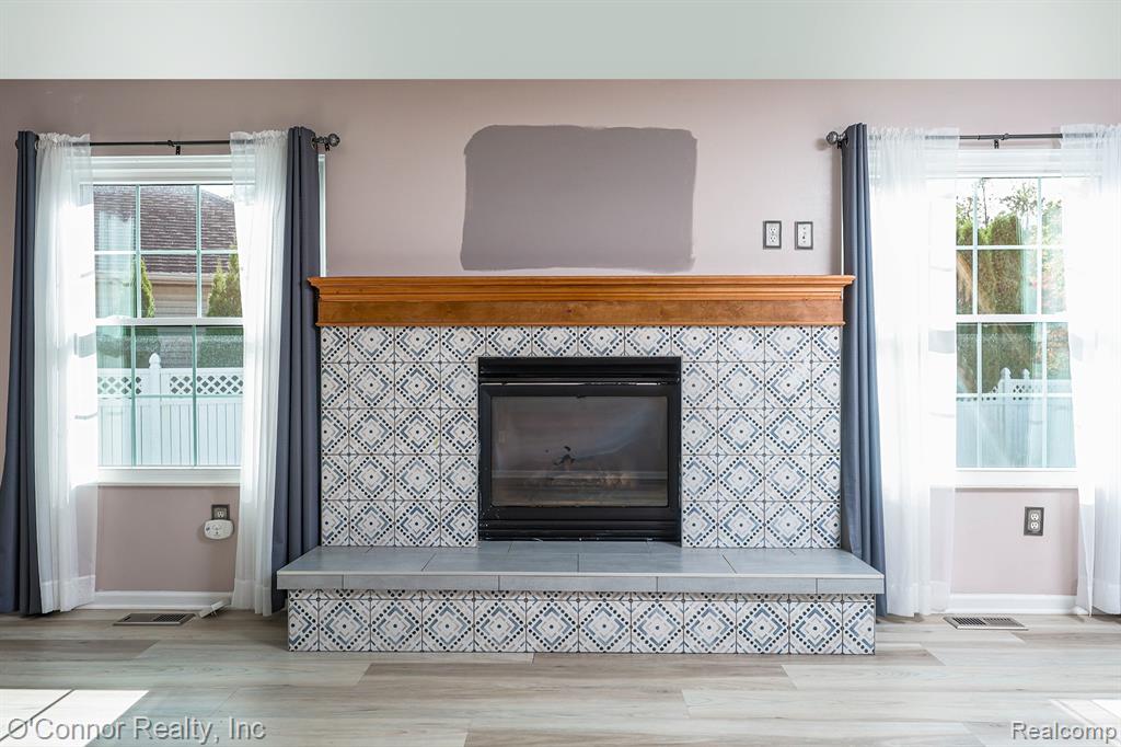955 Covington, Marysville, MI 48040 — Photo 7