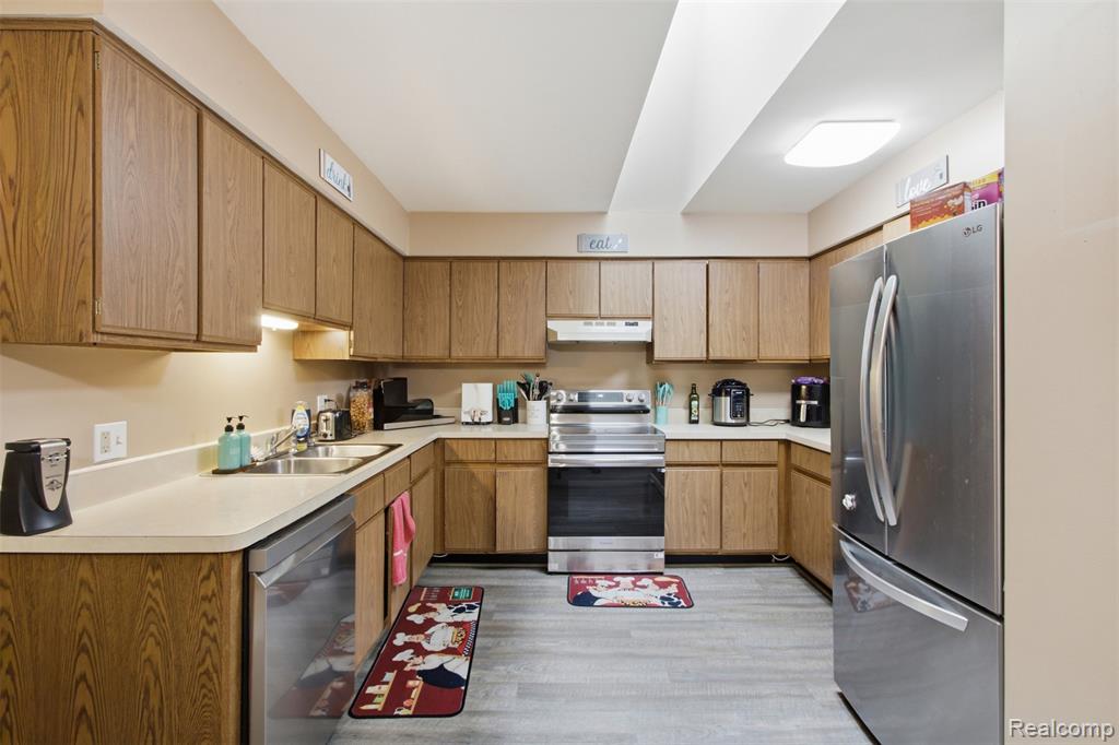 735 Claire Pointe Circle, Saint Clair Shores, MI 48081 — Photo 9