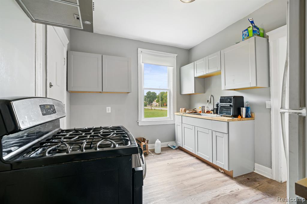 846 E Grand Boulevard, Detroit, MI 48207 — Photo 14