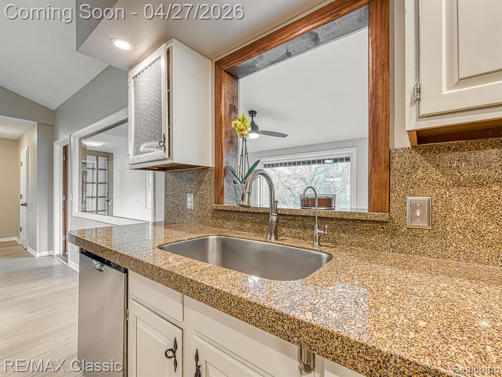 428 E Shore Drive, Whitmore Lake, MI 48189 — Photo 14