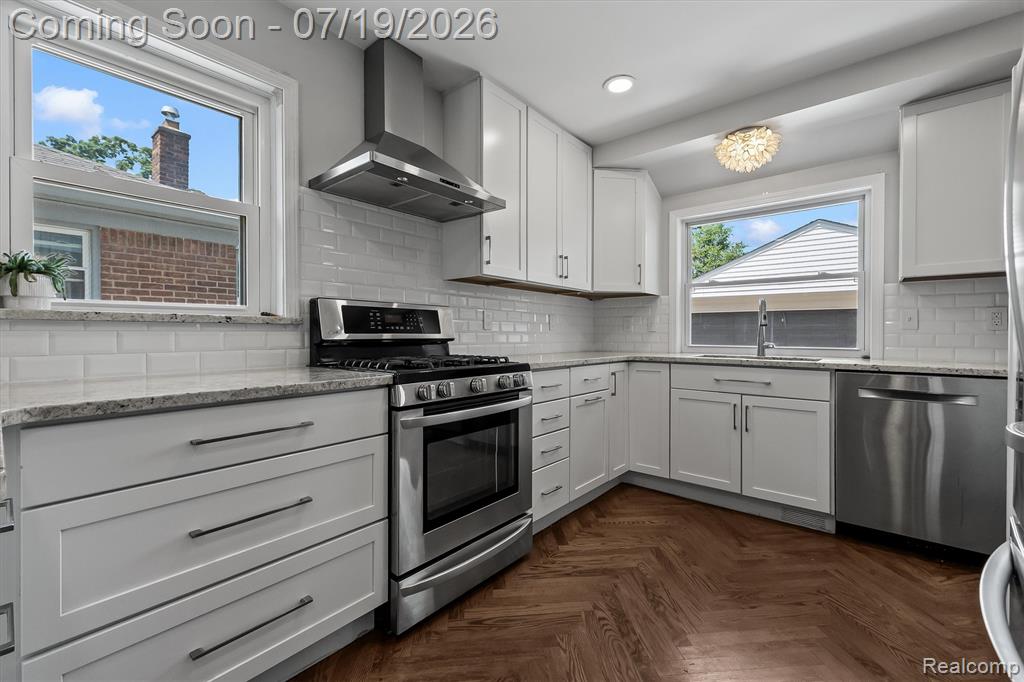 502 W Sunnybrook Drive, Royal Oak, MI 48073 — Photo 11