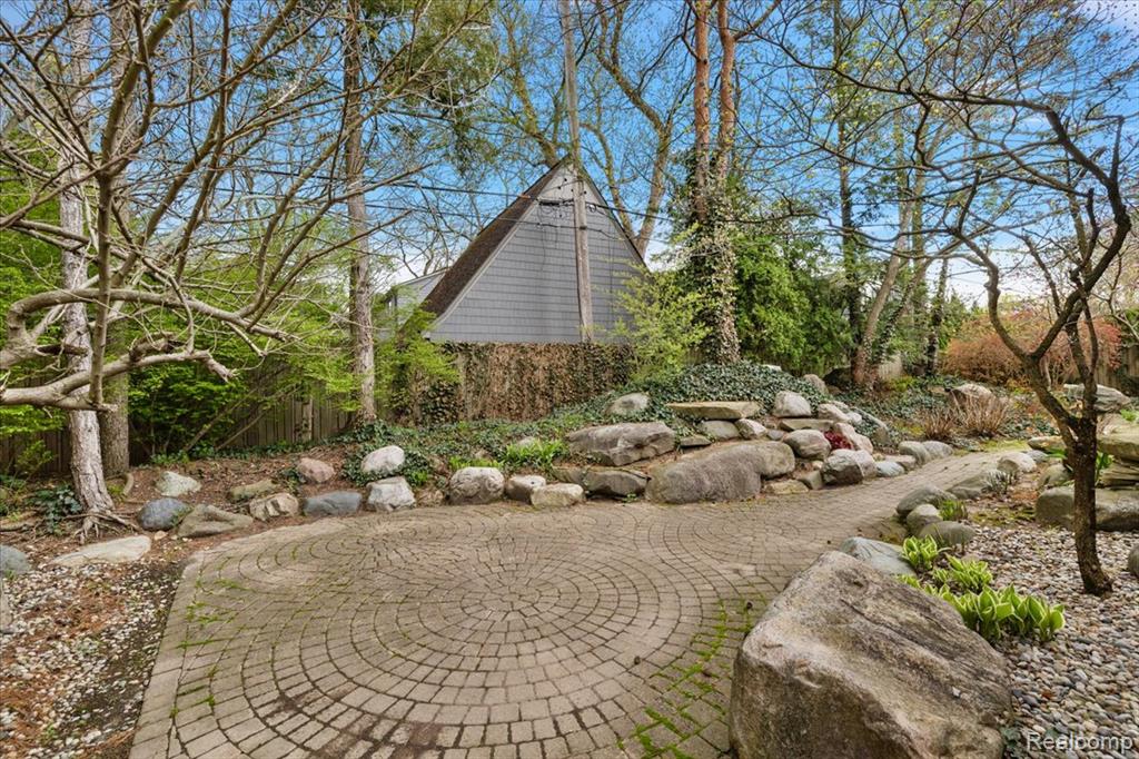 700 Lakeside Drive, Birmingham, MI 48009 — Photo 40