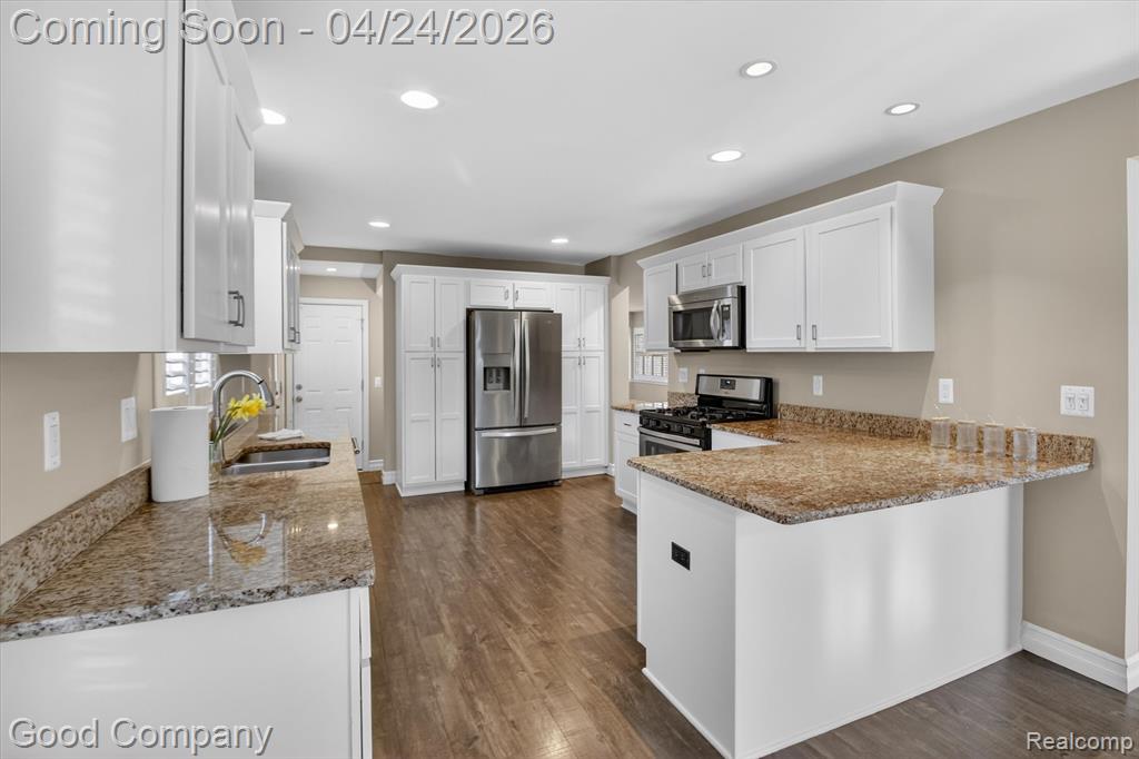 627 Kayser Avenue, Royal Oak, MI 48067 — Photo 7