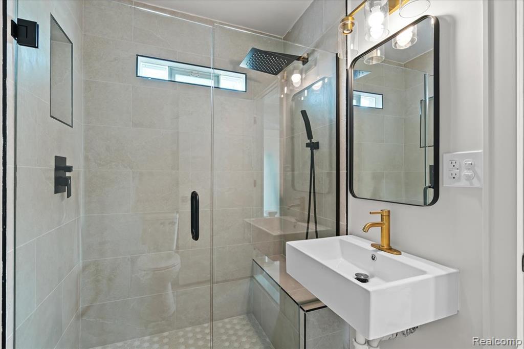 26059 Brush Street, Madison Heights, MI 48071 — Photo 32