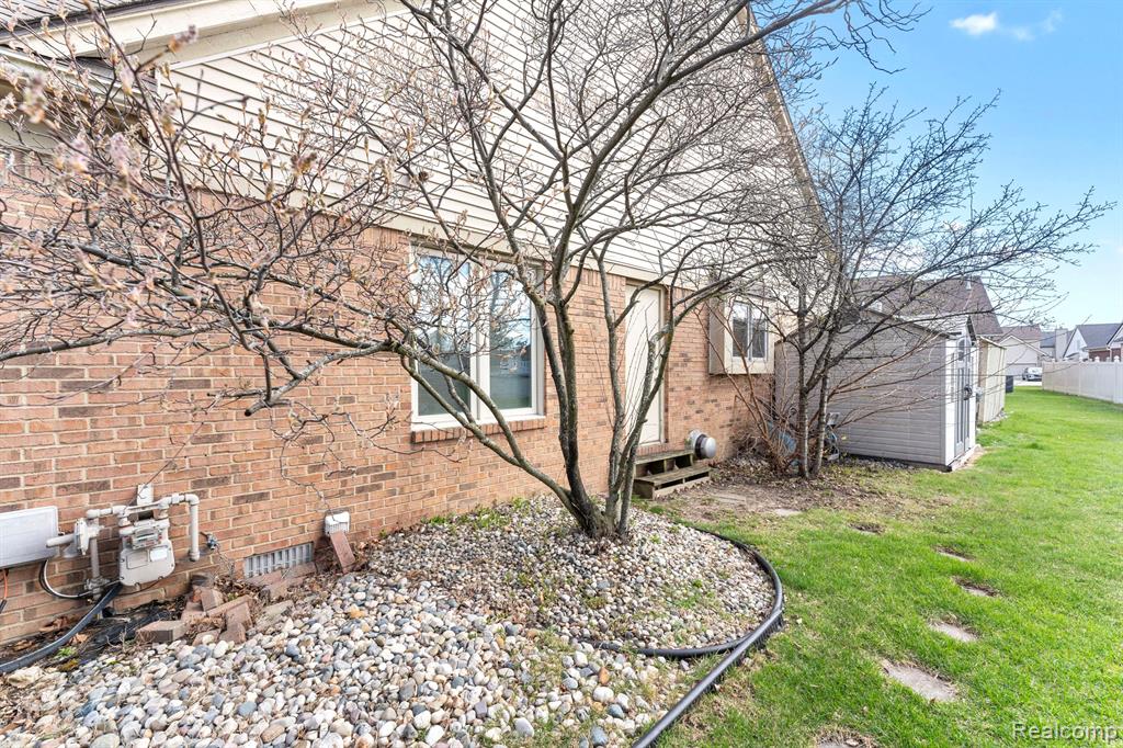 26783 PARK Lane, Woodhaven, MI 48183 — Photo 32