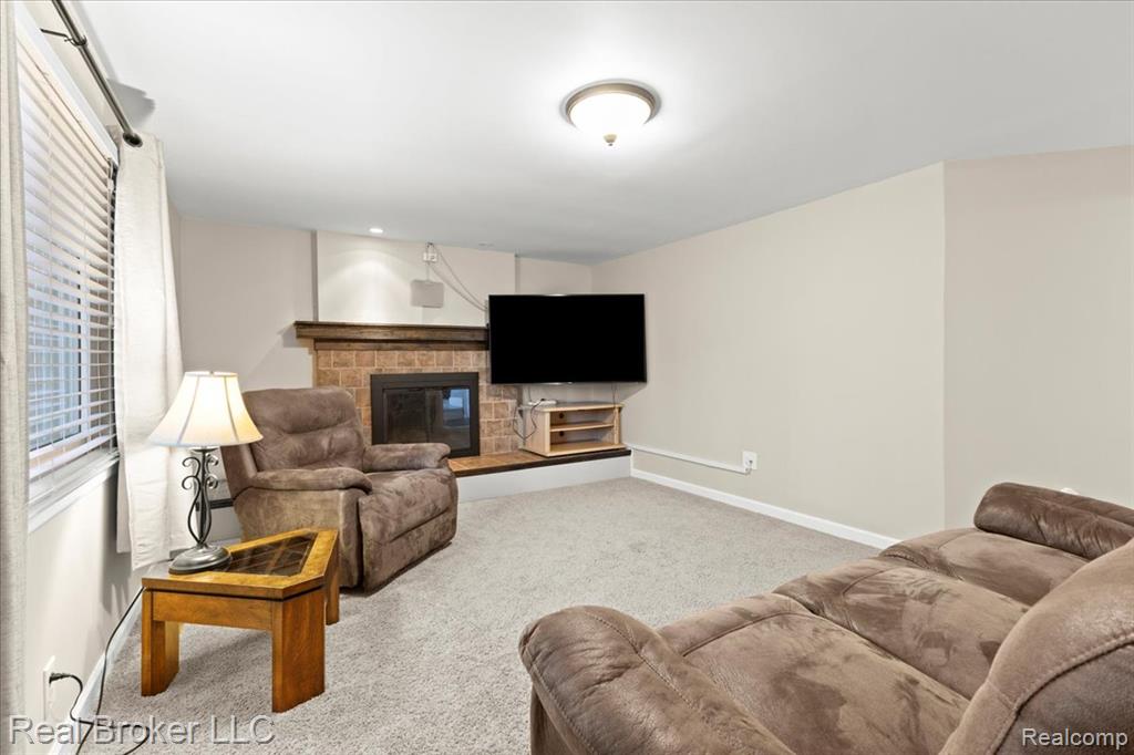 52048 Brentwood Drive, Shelby Twp, MI 48316 — Photo 35