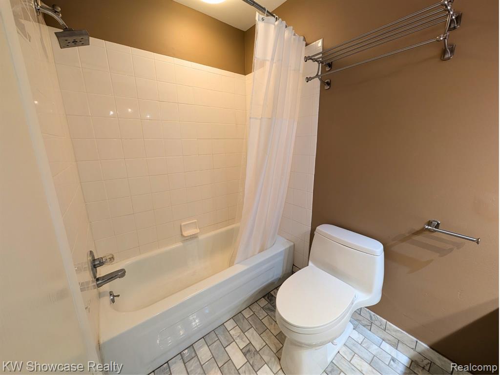 6164 Palomino Court, West Bloomfield, MI — Photo 32