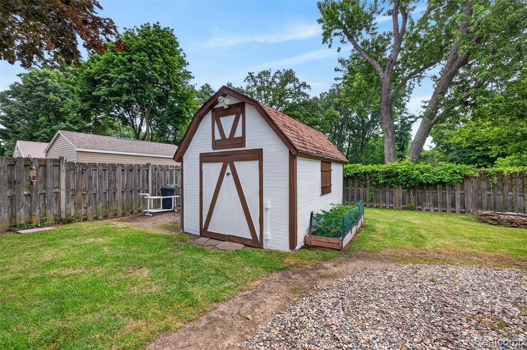 5977 Anglers Drive, Ortonville, MI 48462 — Photo 58