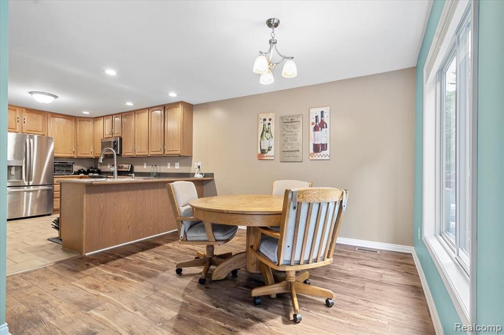17452 Ava Court, New Boston, MI 48164 — Photo 6