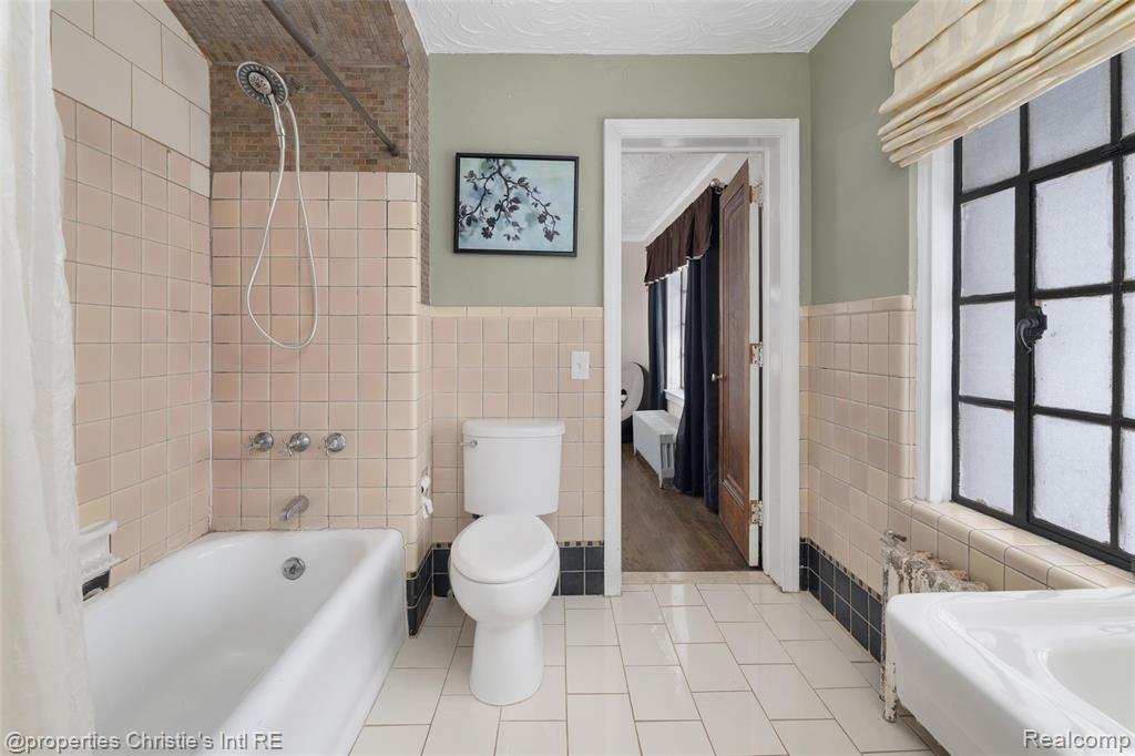 19435 Shrewsbury Road, Detroit, MI 48221 — Photo 46