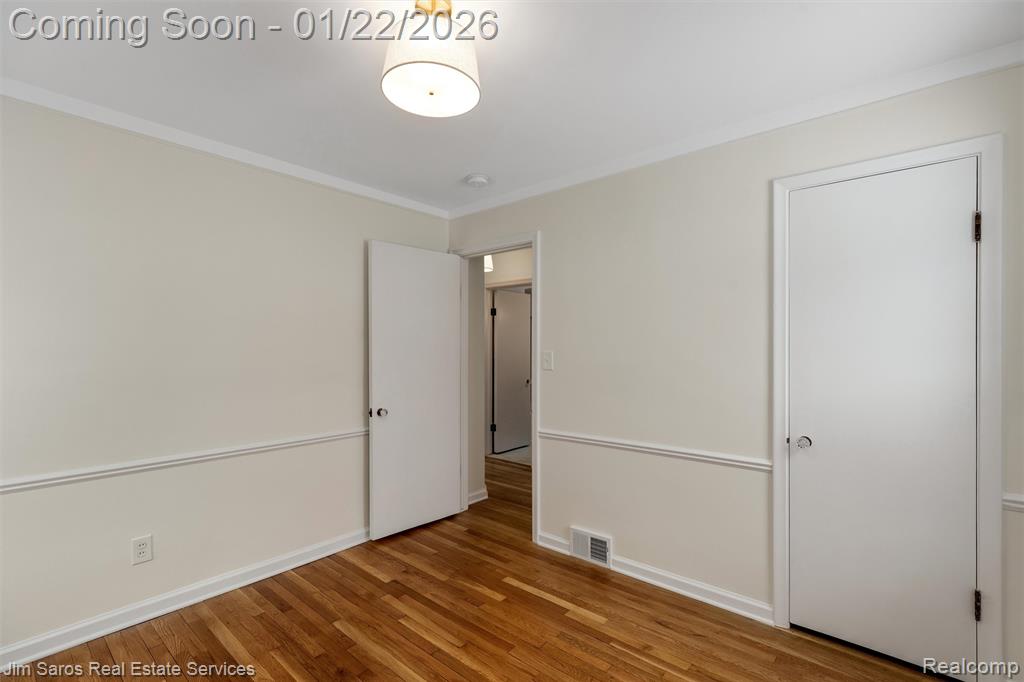 21741 Bournemouth Street, Harper Woods, MI 48225 — Photo 11