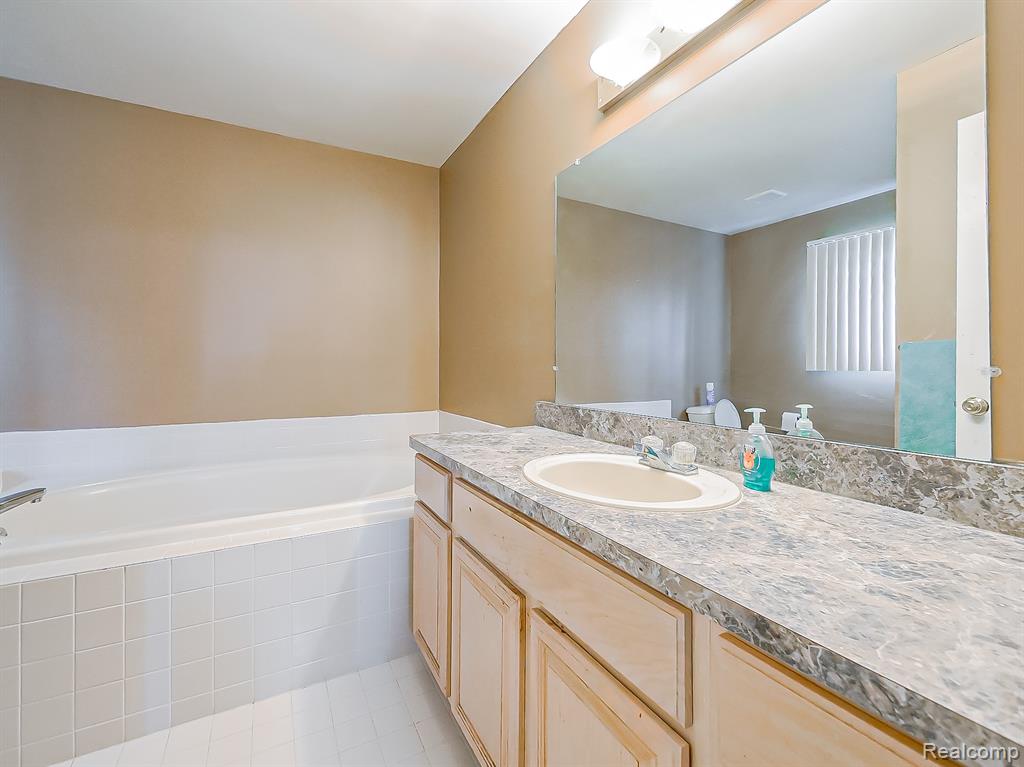 48199 Lafayette Drive, Macomb, MI 48044 — Photo 27