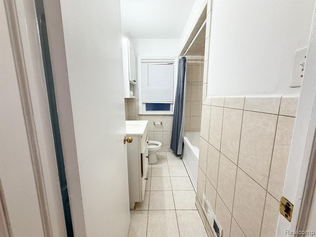 26235 Stollman Drive, Inkster, MI 48141 — Photo 8