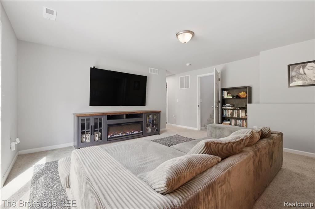 223 Creek Pointe Circle, Durand, MI 48429 — Photo 27