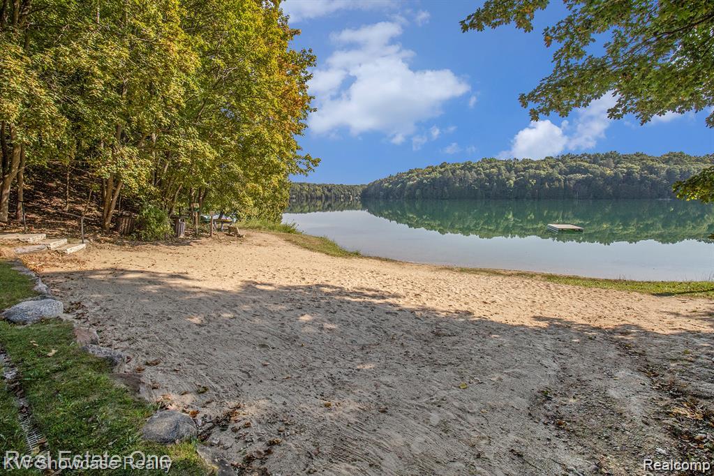 1471 Blue Heron Drive, Highland, MI — Photo 41