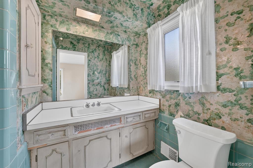 3 Shorecrest Circle, Grosse Pointe, MI 48236 — Photo 32