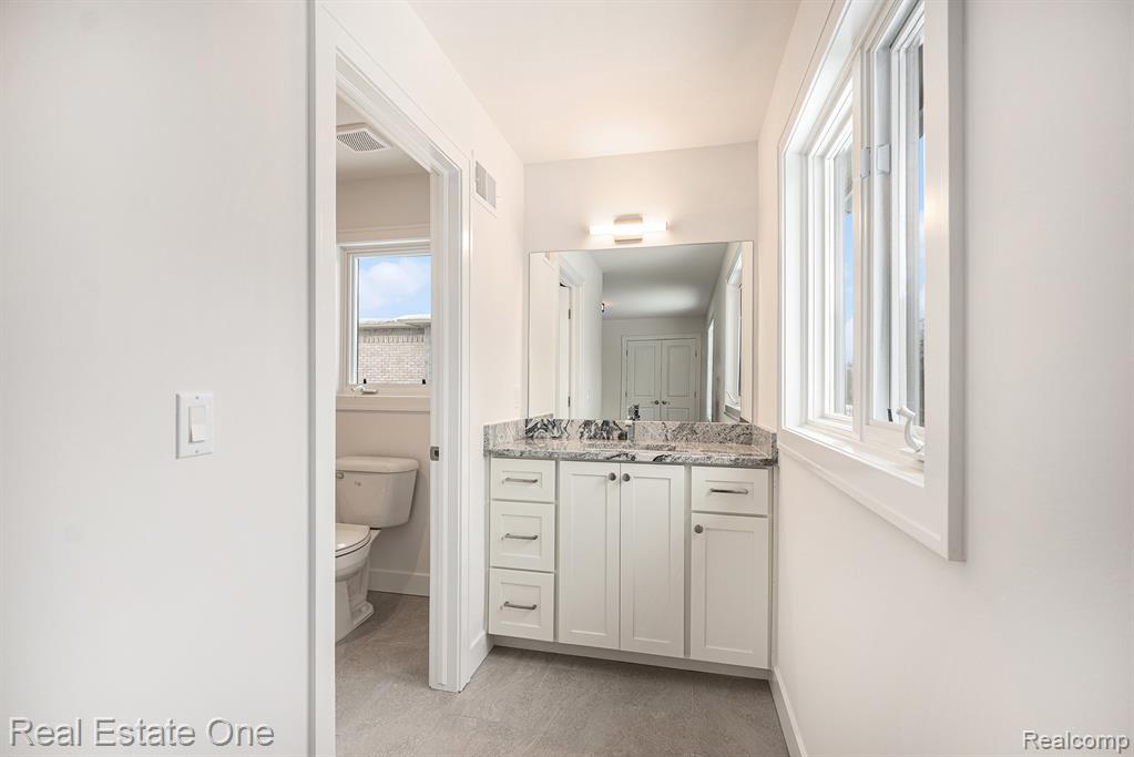 2423 BUCKTHORN Drive, Shelby, MI 48316 — Photo 33